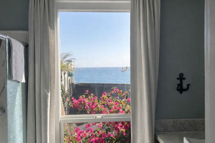 Laguna Cove Hotel
