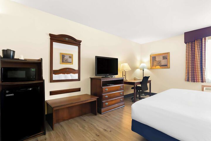 Room 18 of 25