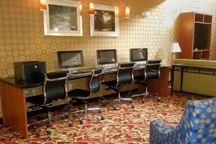 Business Center 29 of 30