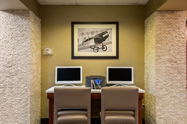 Business Center 34 of 35