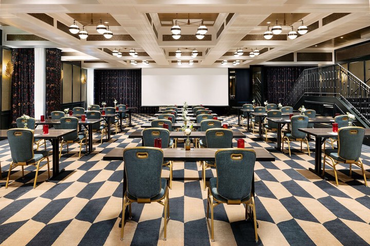 The Candler Hotel Atlanta Curio Collection by Hilton