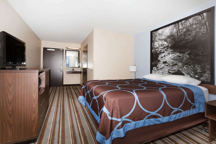Room 13 of 15