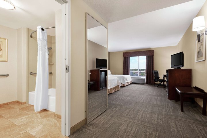 Room 22 of 38