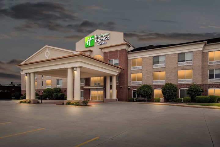 Holiday Inn Express & Suites Vandalia by IHG