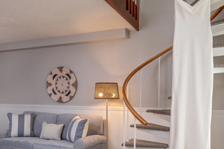 Room 40 of 74