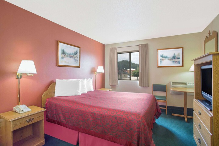 Days Inn by Wyndham Custer