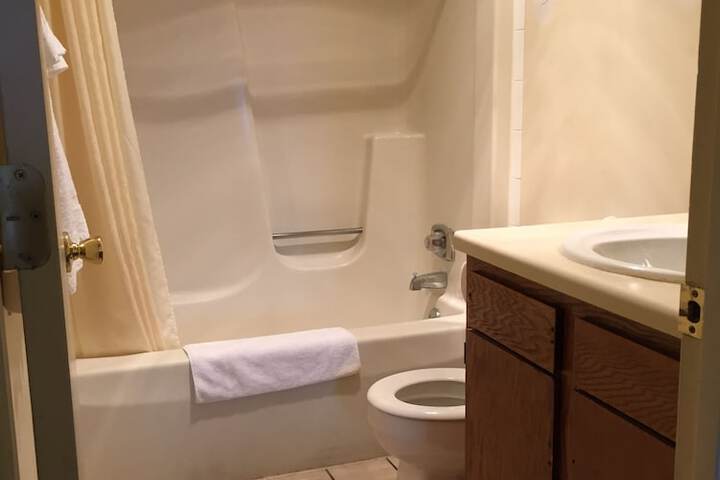 Wildwood Inn Tropical Dome & Theme Suites