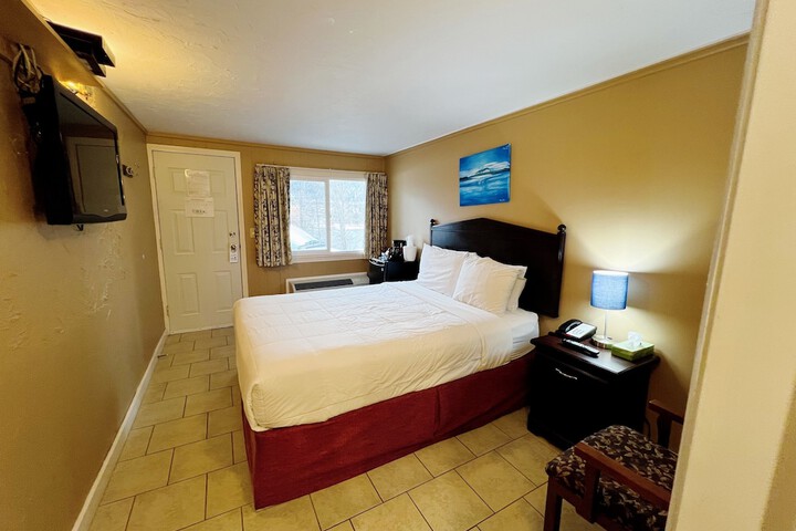 Room 93 of 153