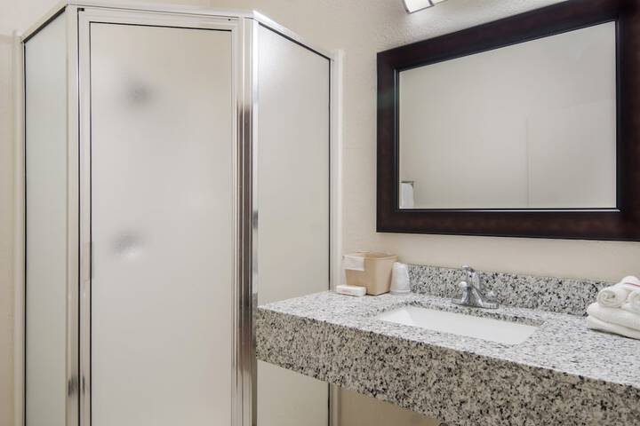 Room 14 of 36