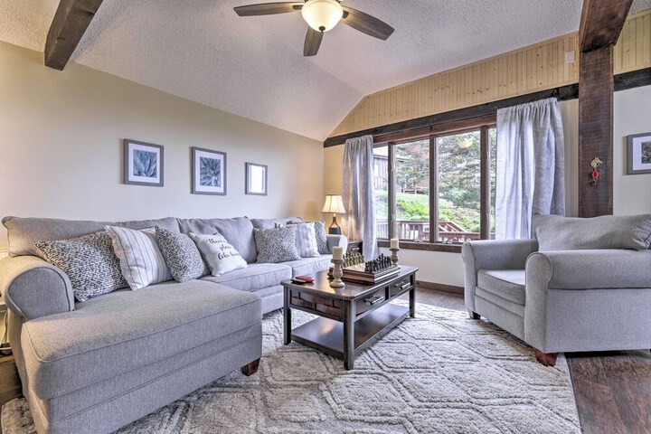 Private Guest House w / Deck + Spectacular Views!