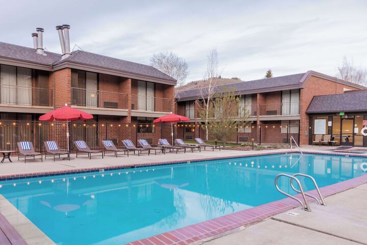 Pool 13 of 85