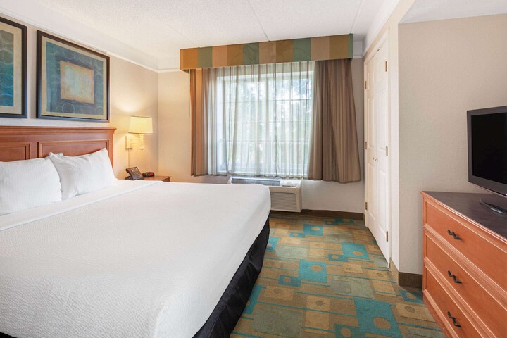 La Quinta Inn & Suites by Wyndham Ft. Lauderdale Plantation