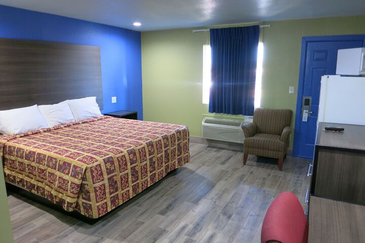 Room 5 of 13