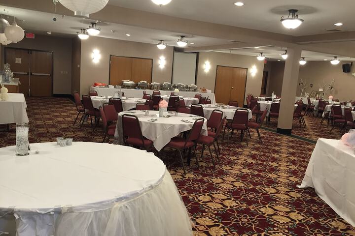 Ballroom/Hall 29 of 31