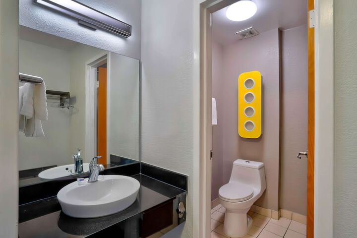 Room 19 of 32
