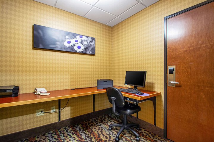 Sleep Inn & Suites Madison - Monona