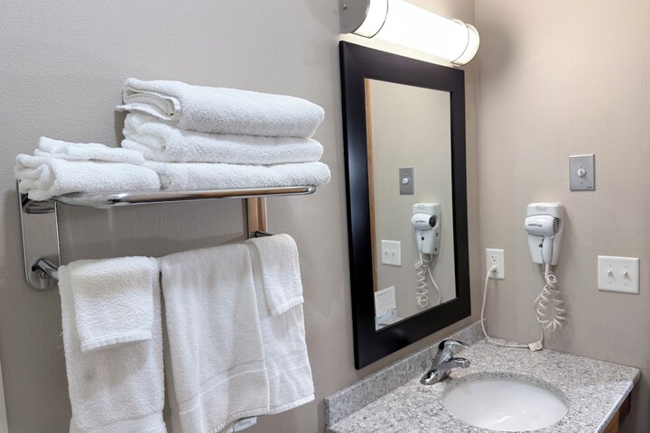 Baymont Inn & Suites by Wyndham Platteville