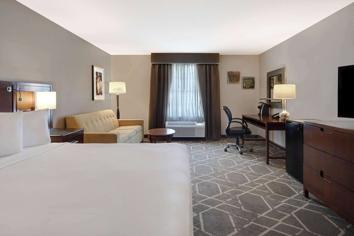 Room 52 of 82