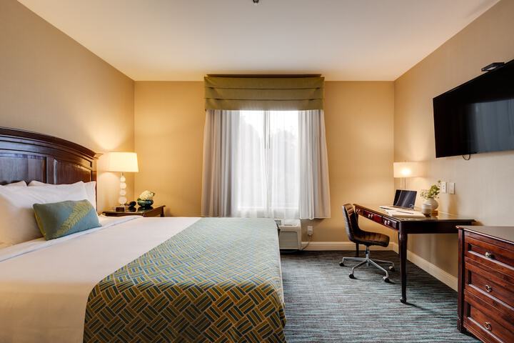 Ayres Hotel & Spa Mission Viejo – Lake Forest