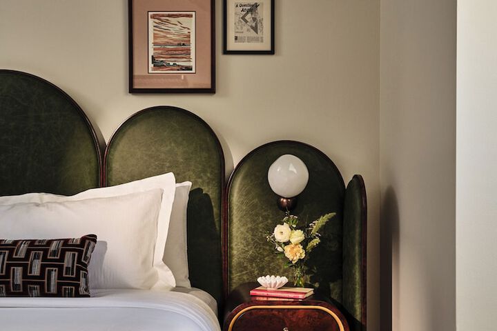 Room 25 of 66