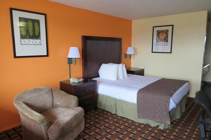 Room 21 of 28