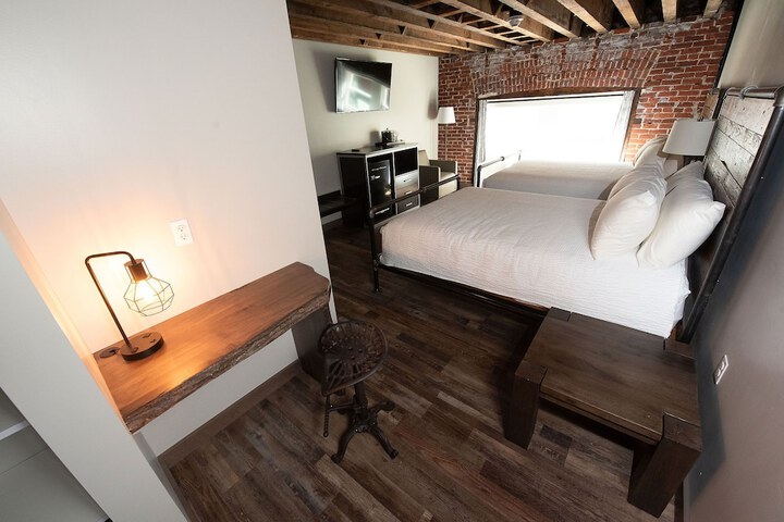 Room 12 of 14