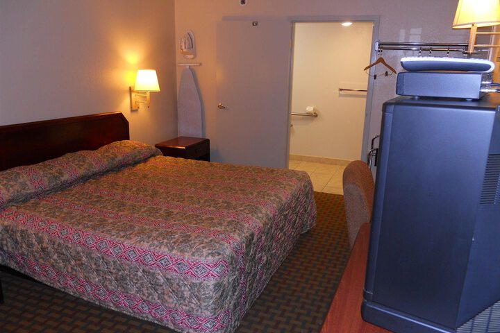 Room 14 of 15
