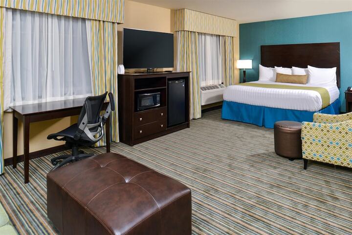 Room 6 of 30