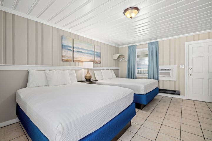 Dolphin Oceanfront Motel