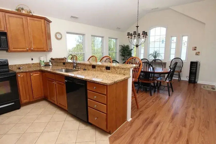 Coastal Sunset - 6 Br Home