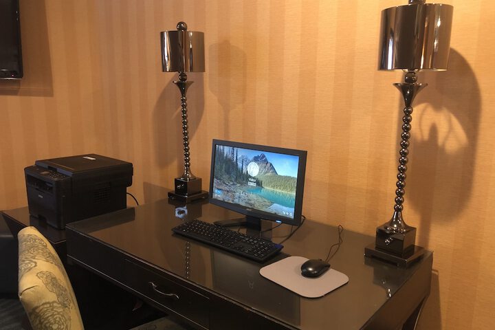 Ivy Court Inn & Suites
