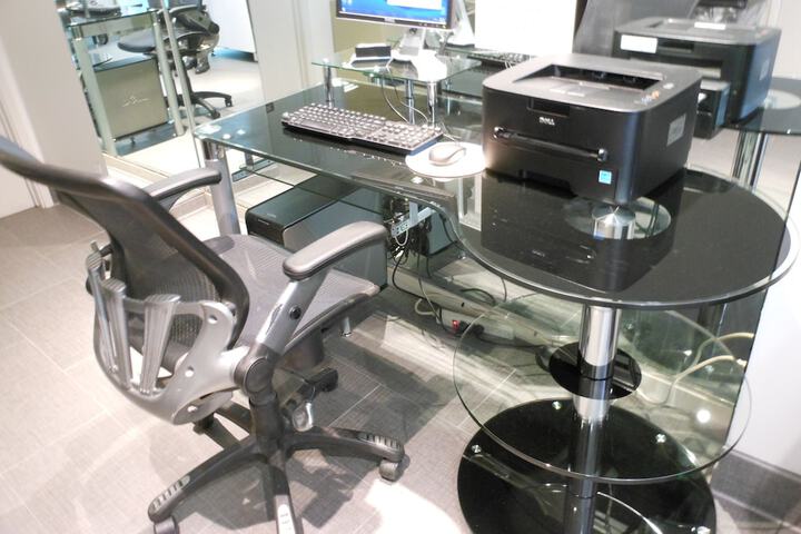 Business Center 28 of 33