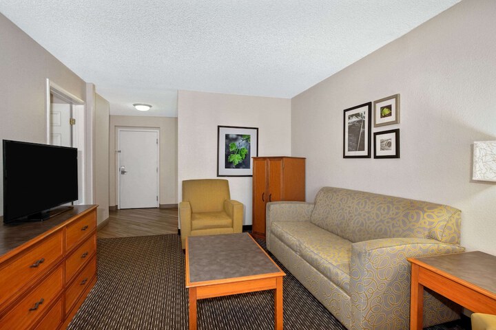 Room 20 of 35