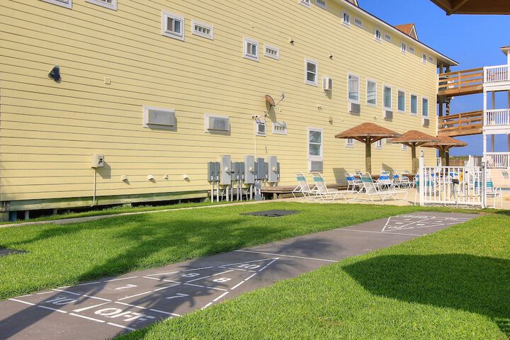 Beachgate CondoSuites and Oceanfront Resort