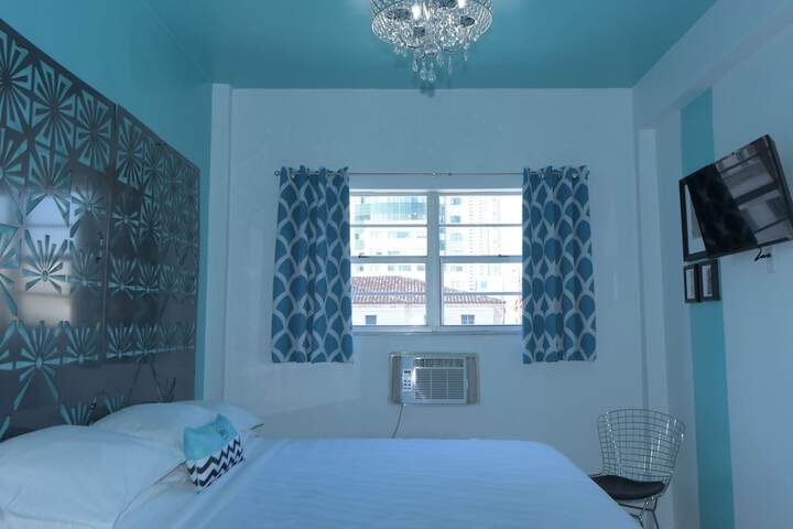 Room 45 of 77