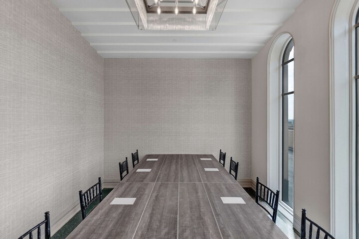 Tulsa Club Hotel Curio Collection by Hilton