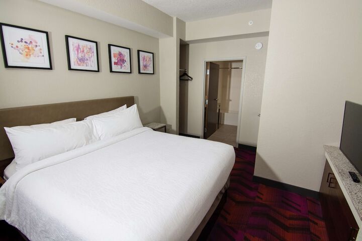 Room 40 of 64