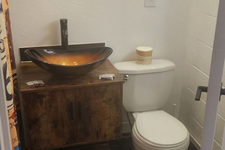 Brads Desert Inn