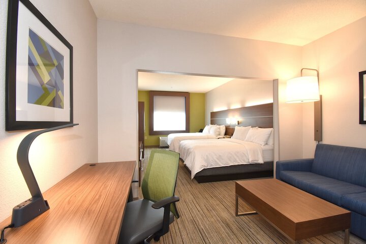 Room 5 of 38
