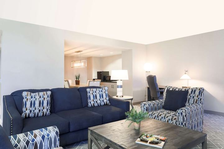 Room 45 of 127