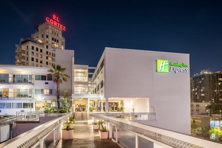 Hotel 6 of 52