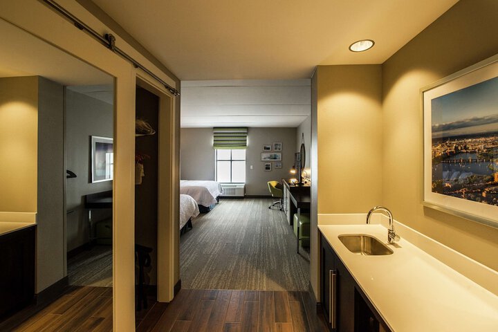 Room 28 of 49
