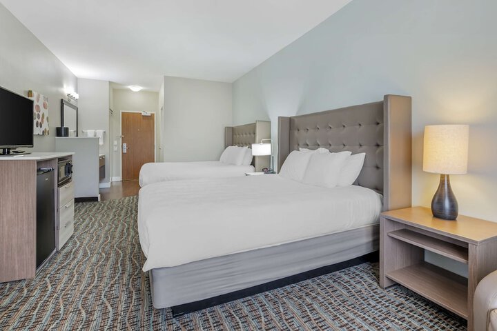 Best Western Plus Peppertree Inn at Omak