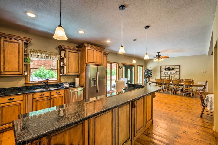 Tryon House w / Hot Tub - Near Equestrian Centers!