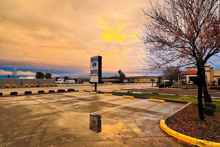 America Inn & Suites
