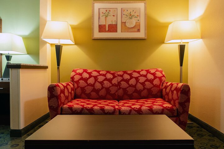 Quality Inn & Suites Bloomington I-55 and I-74