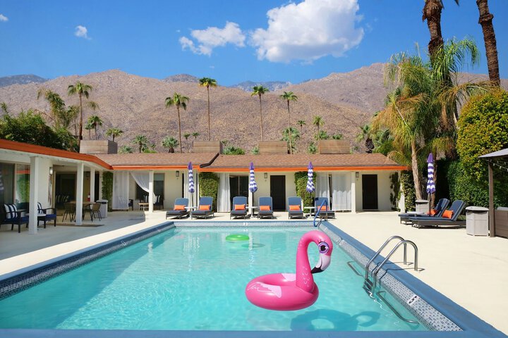 Little Paradise Hotel