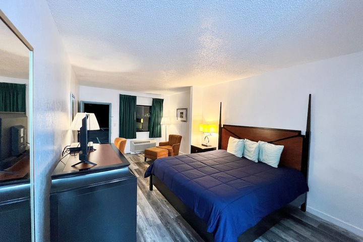 Room 10 of 19