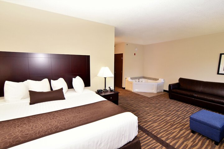 Room 8 of 17