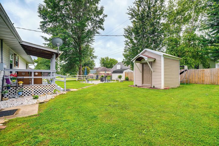 Charming St. James Home Near Maramec Spring Park!